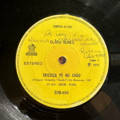 Clara Nunes - Tristeza Pé no Chão (compacto)(1973)